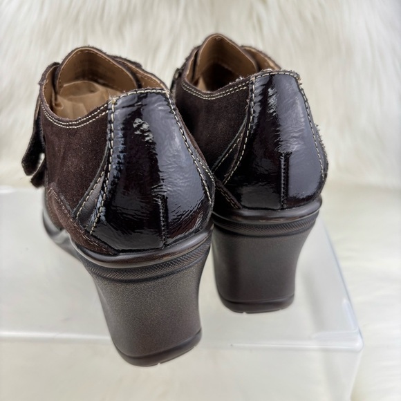 AEROSOLES  Black Wedge Loafers with Velcro Adjustable Straps - Picture 3 of 13